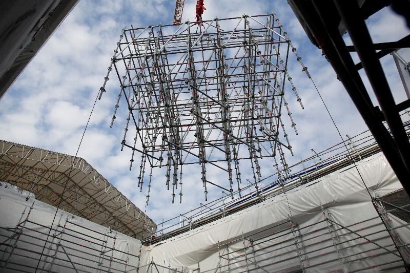 La charpente en chêne de Notre-Dame de Paris reconstruite, détail d’assemblage traditionnel